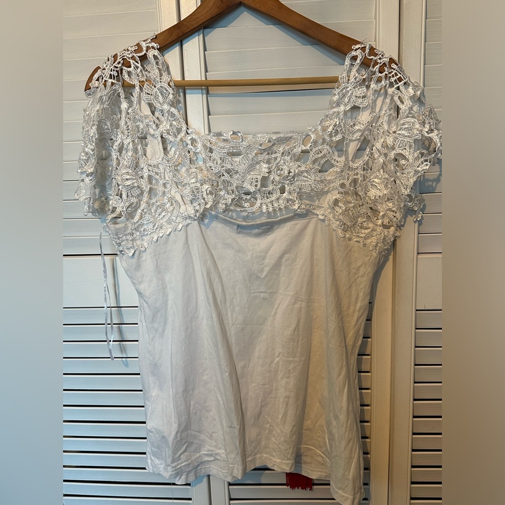 Solid white lace and knit top short sleeve size L.